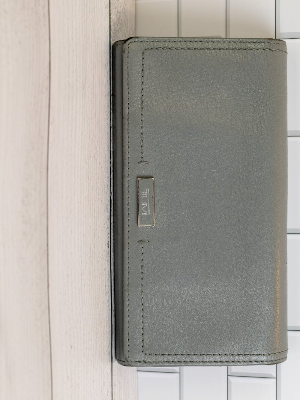 TUMI Gray Leather Travel Wallet Organizer Clutch Passport Case